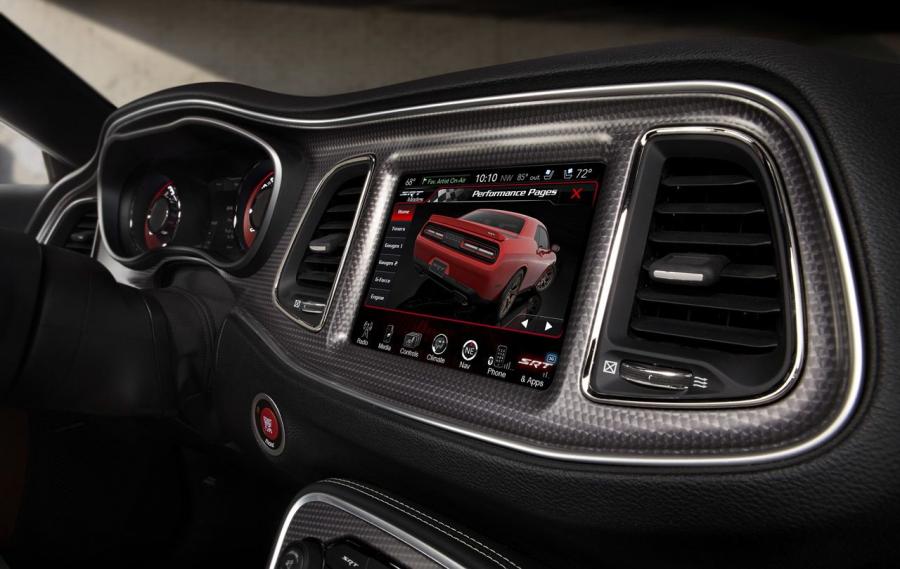 Dodge Challenger SRT 2015 года  (фото 46 из 79)